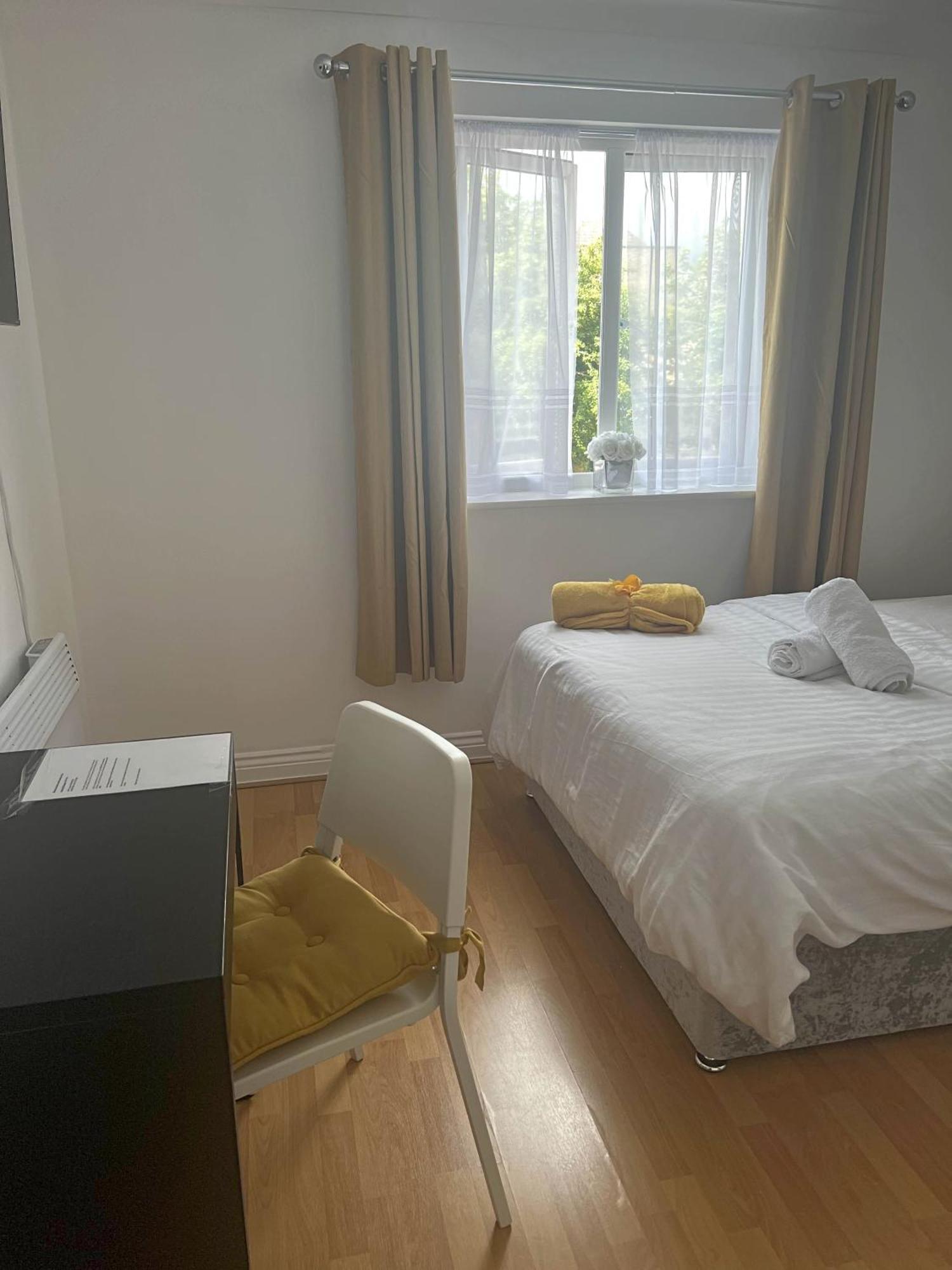 Luxury Rooms And An En-Suite Room With Free Wi-Fi Clarendon Way Colchester Exterior photo